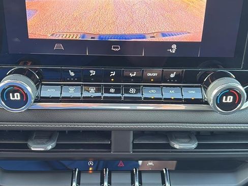 Used 2024 Chevrolet Colorado LT w/ LT Convenience Package II image 22