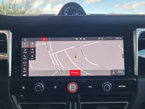 Used 2024 Porsche Macan w/ Premium Plus Package image 36