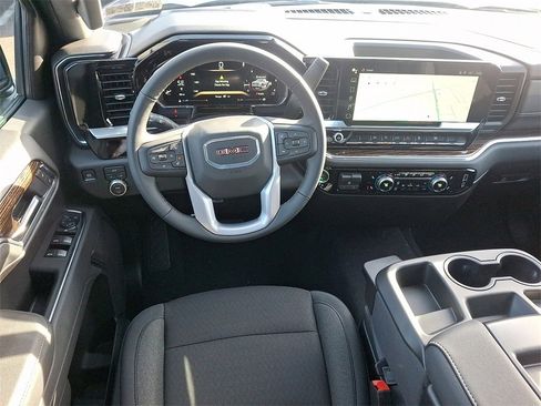 New 2026 GMC Sierra 1500 Elevation image 7