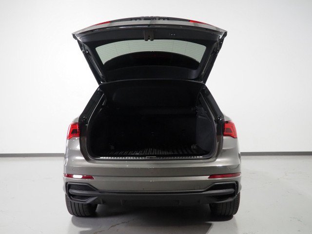 Used 2023 Audi Q3 quattro 2.0T Premium w/ Black Optic Sport Package AWD/4WD image 30