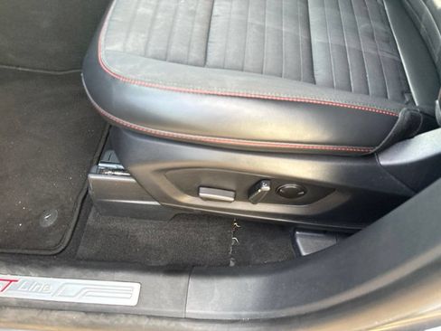 Used 2025 Ford Explorer ST-Line w/ ST-Line Street Pack AWD/4WD image 16