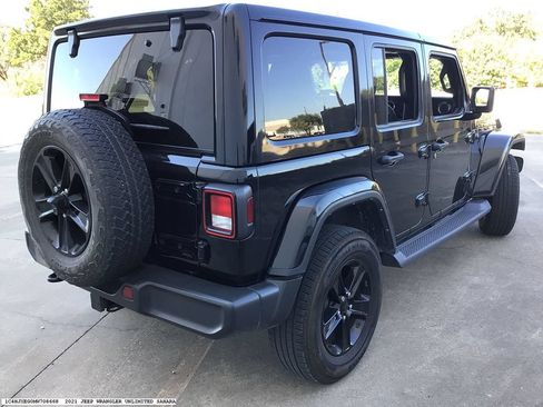 Used 2021 Jeep Wrangler Unlimited Sahara AWD/4WD image 5