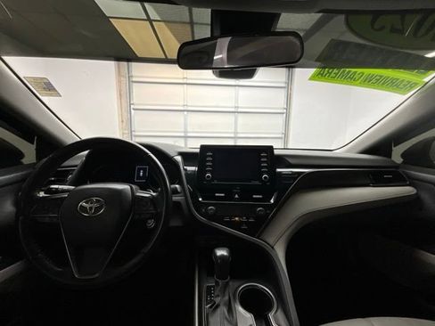 Used 2023 Toyota Camry SE FWD image 4