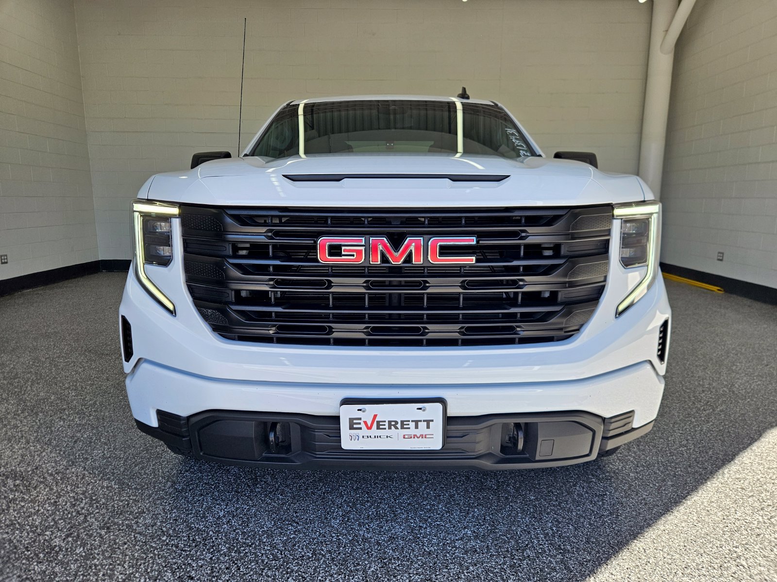 Used 2026 GMC Sierra 1500 Pro w/ Graphite Edition AWD/4WD image 8