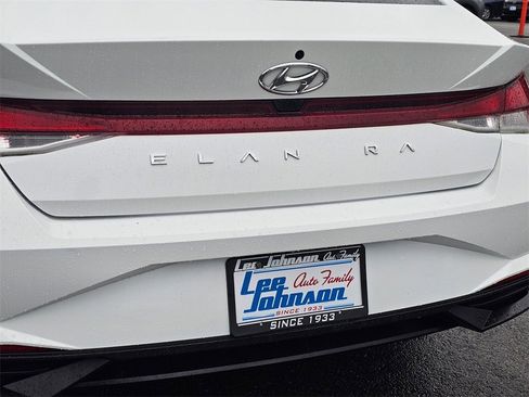 Used 2021 Hyundai Elantra SEL w/ Convenience Package image 24
