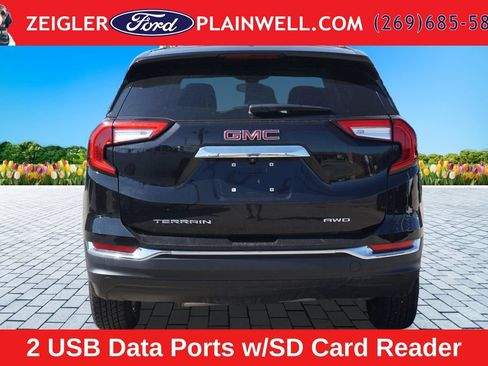 Used 2024 GMC Terrain SLT AWD/4WD image 4