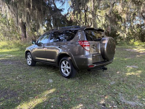 Used 2010 Toyota RAV4 Limited image 9
