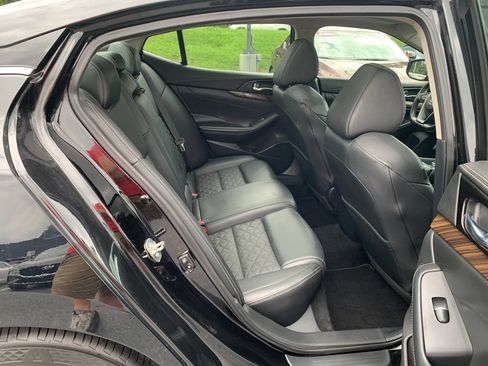 Used 2017 Nissan Maxima Platinum FWD image 29