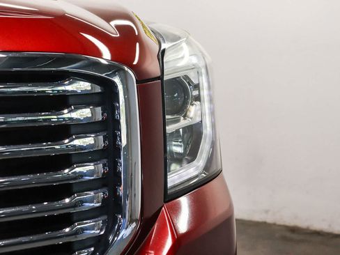 Used 2018 GMC Yukon SLT w/ HD Trailering Package AWD/4WD image 7
