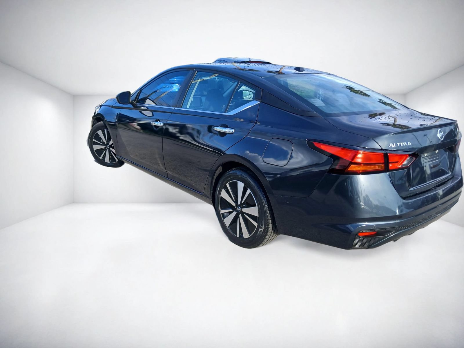 Used 2021 Nissan Altima 2.5 SV FWD image 5