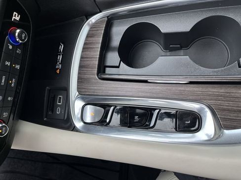 Certified 2024 Buick Enclave Avenir w/ Avenir Technology Package image 25