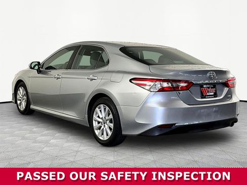 Used 2018 Toyota Camry LE FWD image 4