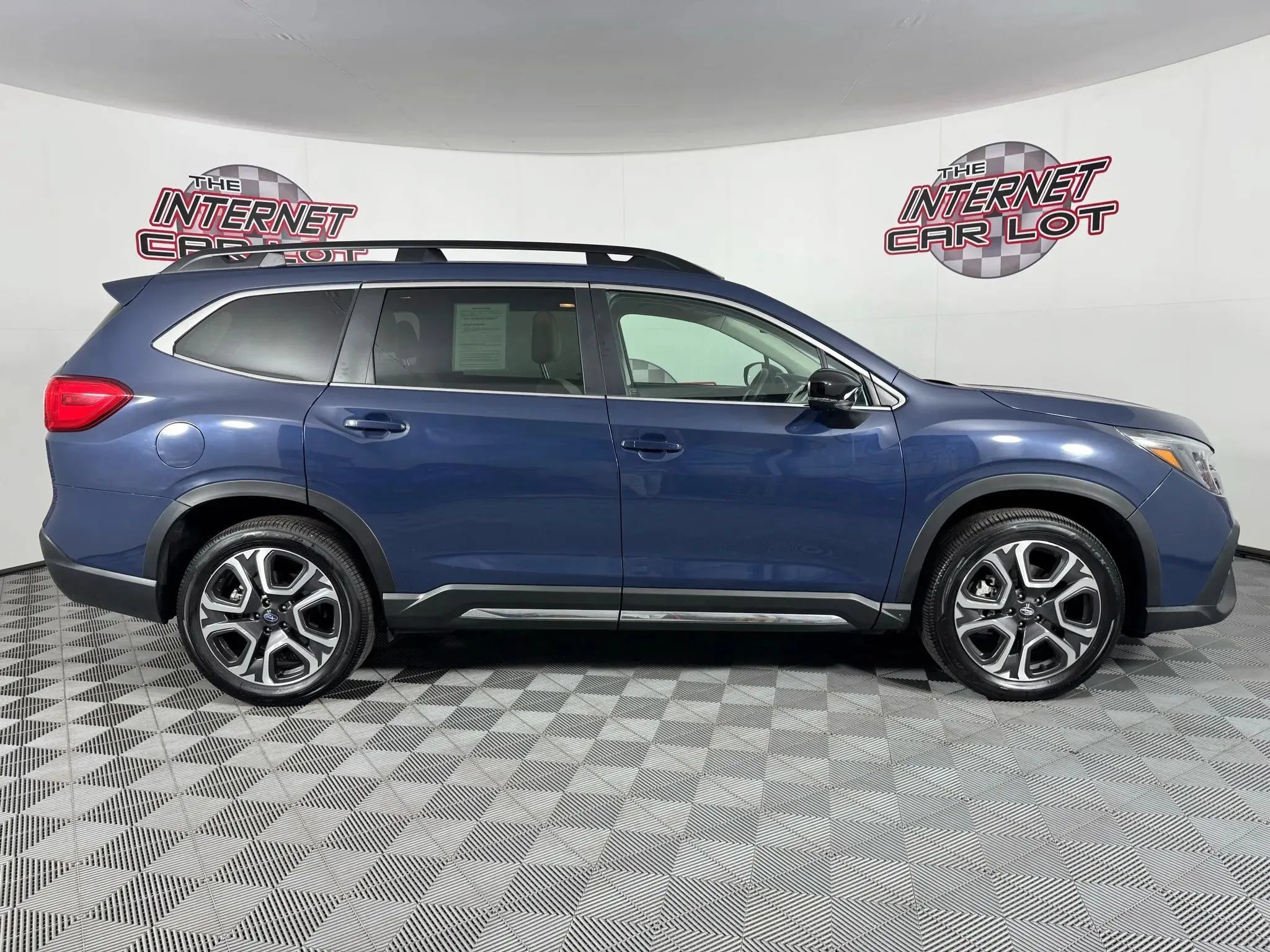 Used 2024 Subaru Ascent Limited w/ Technology Package AWD/4WD image 8