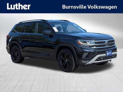 Certified 2023 Volkswagen Atlas SE w/ Black Wheel Package AWD/4WD image 1