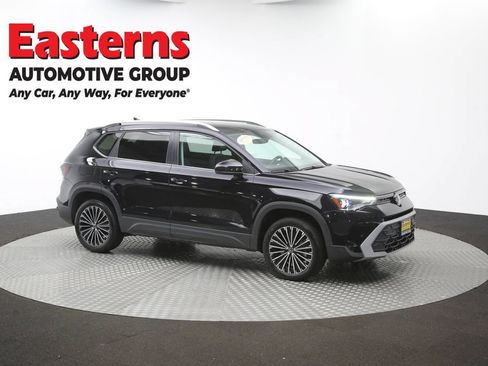 Used 2025 Volkswagen Taos SE FWD image 46