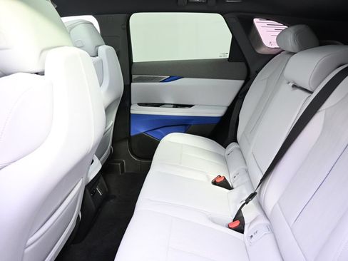 New 2026 Cadillac Optiq Luxury 2 w/ LPO, Floor Liner Package AWD/4WD image 21