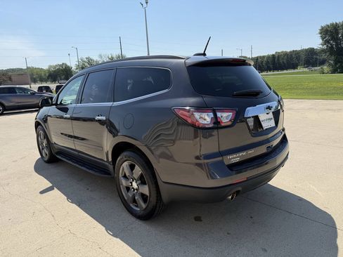 Used 2017 Chevrolet Traverse LT AWD/4WD image 3