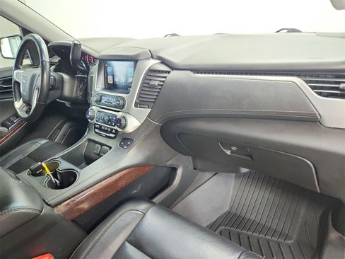 Used 2019 GMC Yukon XL SLT w/ Open Road Package image 44