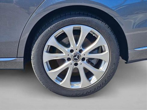 Used 2018 Mercedes-Benz E 300 image 4
