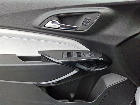 New 2026 Chevrolet Trax LT w/ Driver Confidence Package image 9