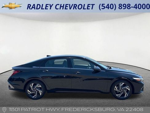 Used 2025 Hyundai Elantra SEL FWD image 20