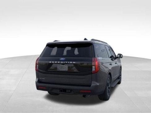 New 2026 Ford Expedition Active image 8