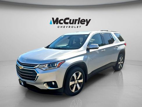 Used 2019 Chevrolet Traverse LT w/ LT Premium Package AWD/4WD image 1