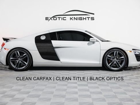 Used 2015 Audi R8 V8 w/ Extended Leather Package image 1