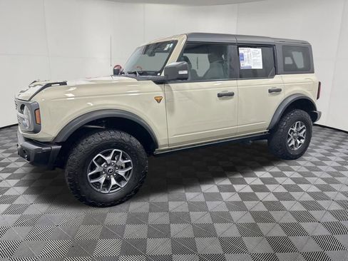Used 2025 Ford Bronco Badlands AWD/4WD image 4