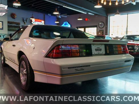 Used 1990 Chevrolet Camaro IROC-Z image 8