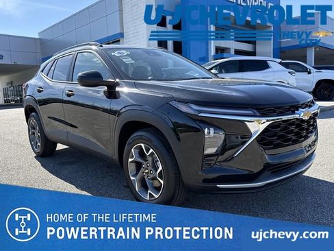 New 2026 Chevrolet Trax LT w/ Driver Confidence Package image 1