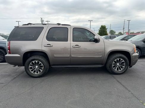 Used 2014 GMC Yukon SLT AWD/4WD image 10
