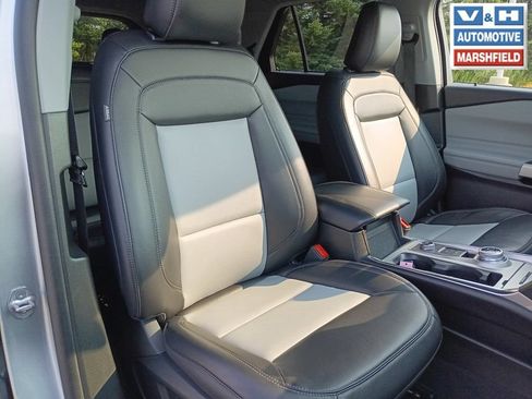 Used 2023 Ford Explorer XLT w/ Equipment Group 202A AWD/4WD image 28