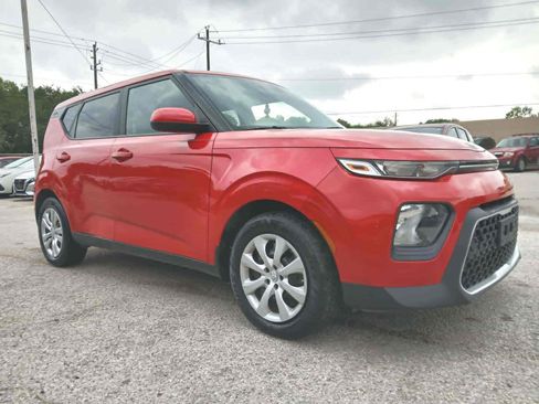 Used 2021 Kia Soul LX image 3