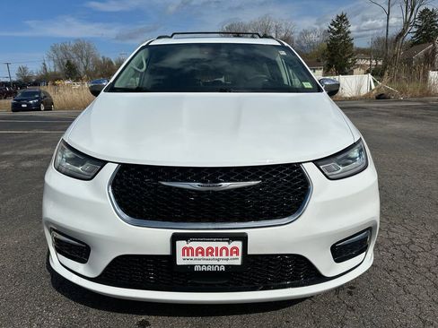 Certified 2023 Chrysler Pacifica Limited FWD image 13