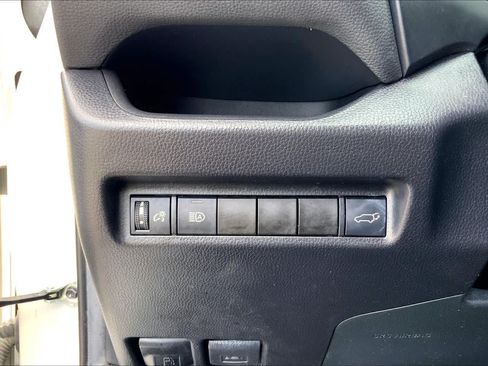 Used 2021 Toyota RAV4 XLE Premium FWD image 33