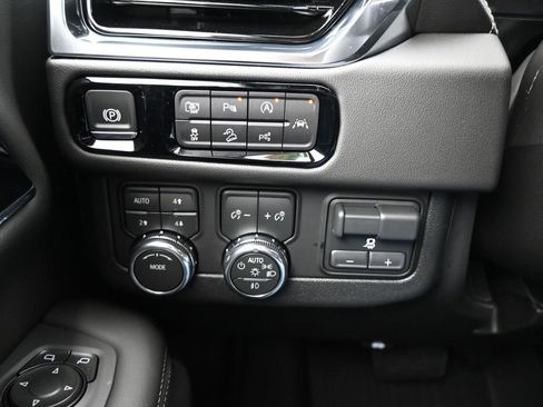 New 2026 GMC Yukon Elevation image 22