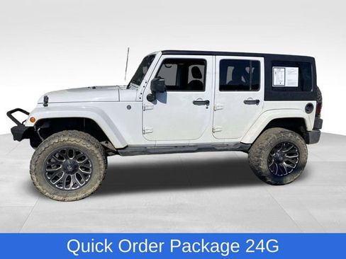 Used 2018 Jeep Wrangler Unlimited Sahara image 2