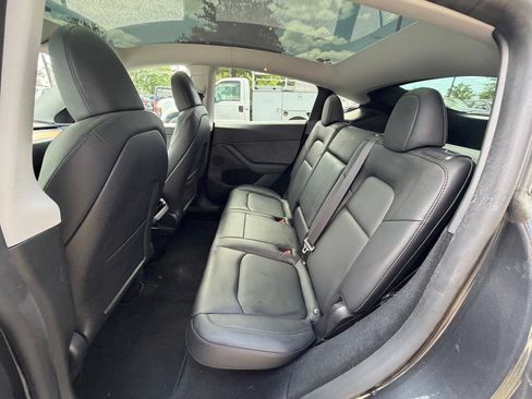 Used 2024 Tesla Model Y Long Range AWD/4WD image 17