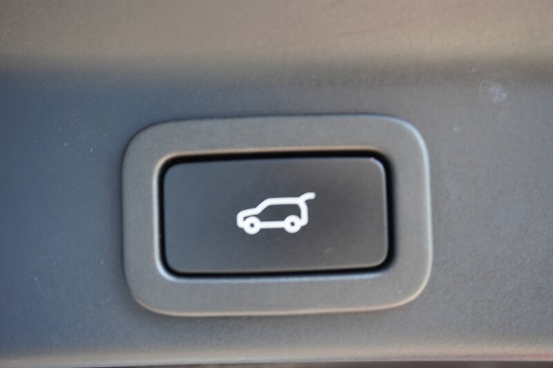 Used 2022 Jaguar F-PACE S AWD/4WD image 27