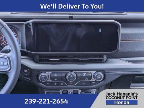 Used 2026 Jeep Gladiator Mojave AWD/4WD image 17
