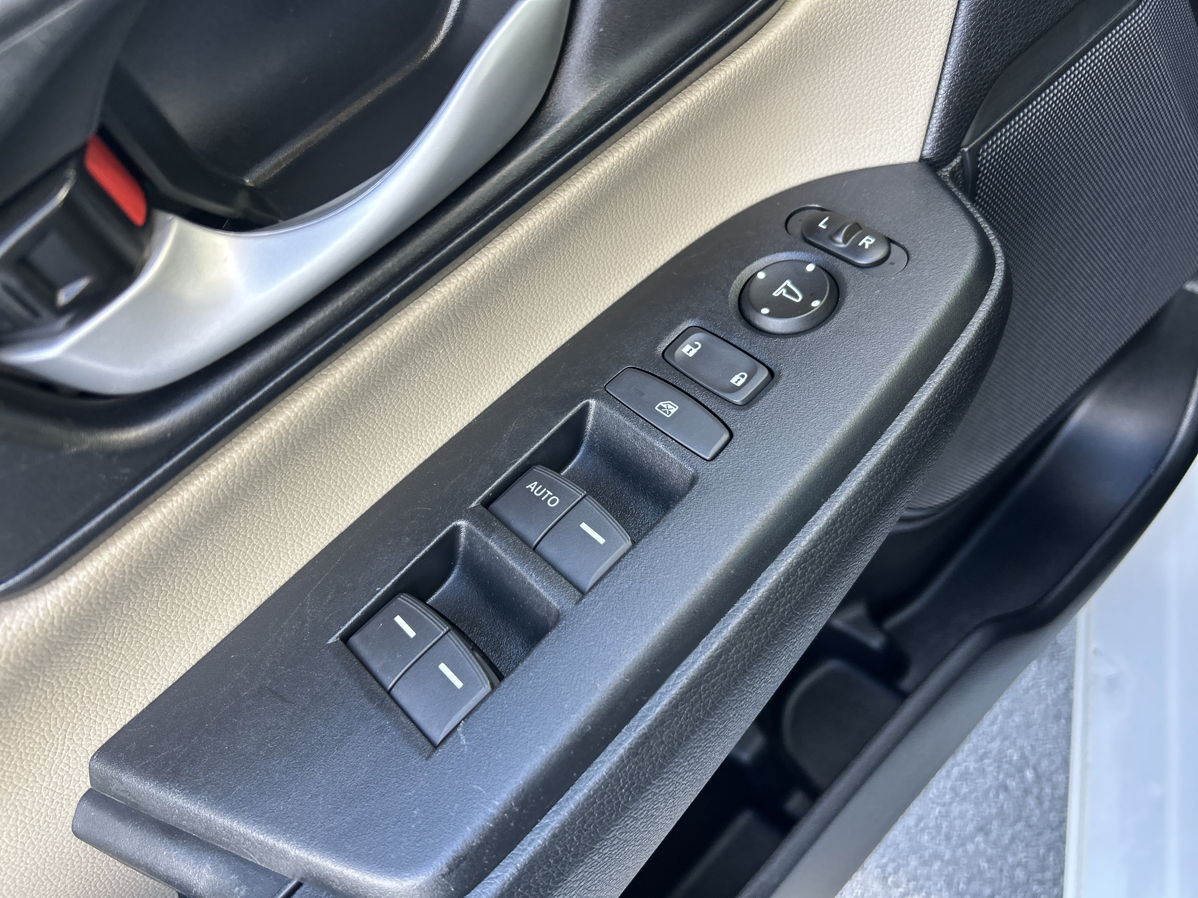Used 2019 Honda CR-V LX image 23
