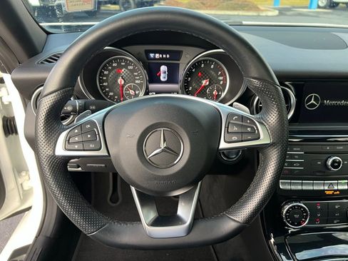 Used 2018 Mercedes-Benz SLC 300 image 27