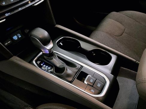 Used 2019 Hyundai Santa Fe SE image 16