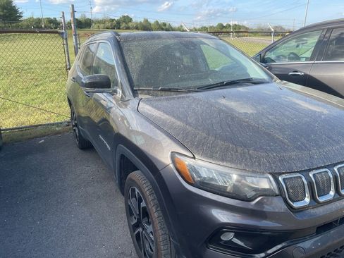 Used 2022 Jeep Compass Limited image 4