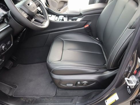 New 2025 Jeep Grand Cherokee L Limited image 12