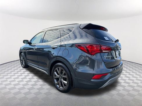 Used 2017 Hyundai Santa Fe Sport image 7