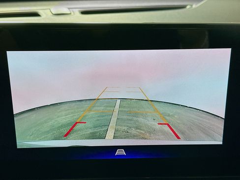 Used 2025 Chevrolet Trax LT w/ LT Convenience Package image 21