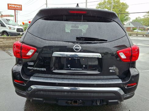 Used 2019 Nissan Pathfinder SL AWD/4WD image 5