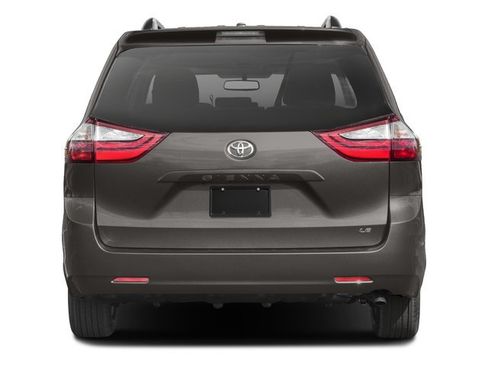 Used 2017 Toyota Sienna LE FWD image 5